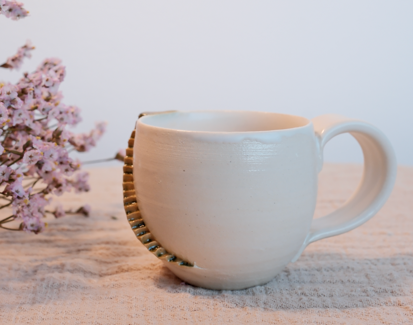 Shell Mug with Handle
